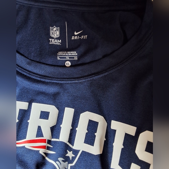 Men's NFL Patriots Tshirt - Picture 3 of 3